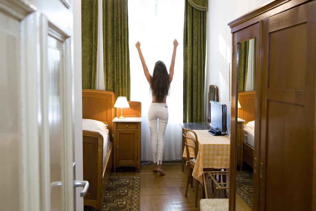 Hotel Villa Westend ميرانو المظهر الخارجي الصورة