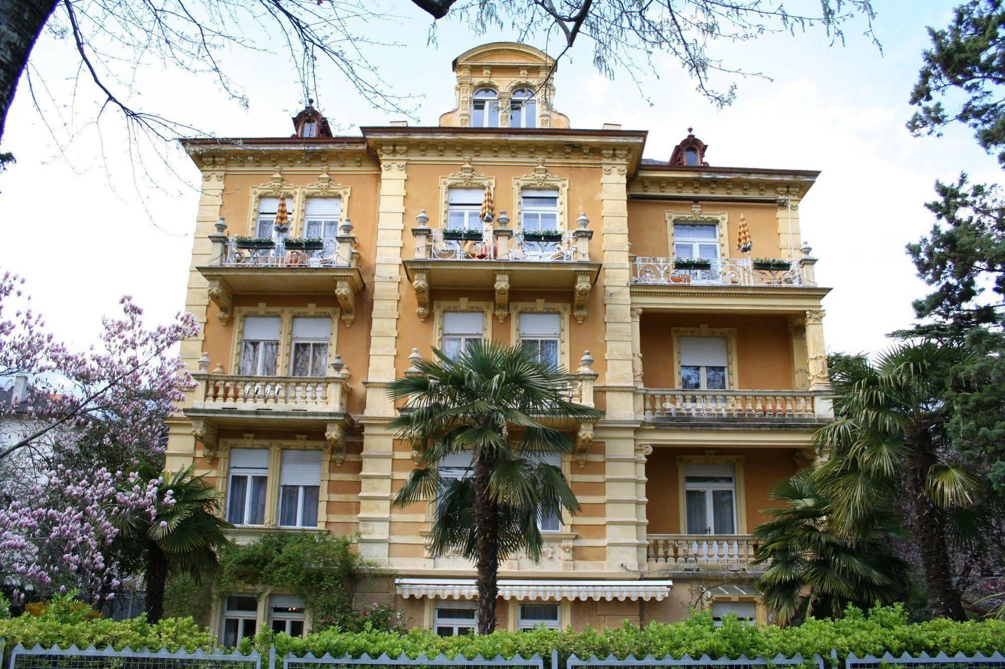 Hotel Villa Westend ميرانو المظهر الخارجي الصورة